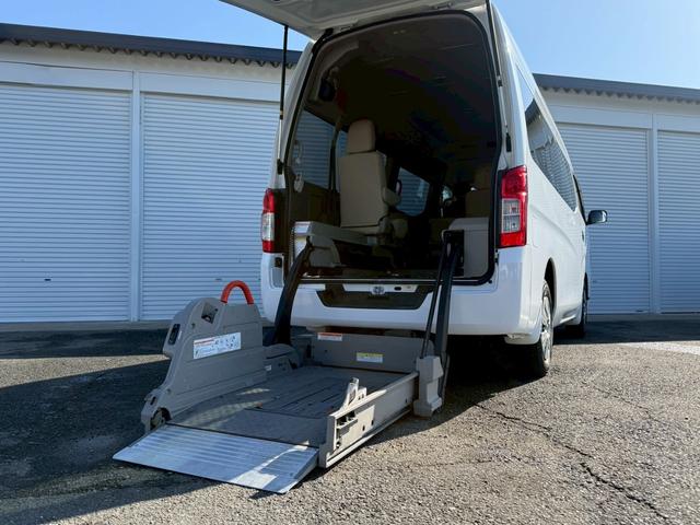 NV350キャラバンバン 4ドアバン2.5チェアキャブM仕様 車イス2基仕様/車いす2名+8名乗車/電動サイドステップ/手すり/電動スロープ/電動式車椅子固定装置/リアリフト/イージークローザー/福祉車両(21枚目)