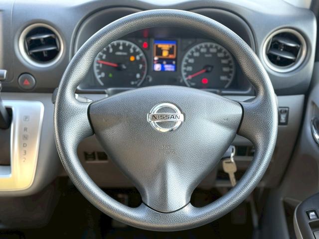 NV350キャラバンバン 4ドアバン2.5チェアキャブM仕様 車イス2基仕様/車いす2名+8名乗車/電動サイドステップ/手すり/電動スロープ/電動式車椅子固定装置/リアリフト/イージークローザー/福祉車両(28枚目)