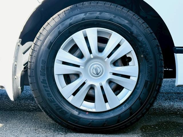 NV350キャラバンバン 4ドアバン2.5チェアキャブM仕様 車イス2基仕様/車いす2名+8名乗車/電動サイドステップ/手すり/電動スロープ/電動式車椅子固定装置/リアリフト/イージークローザー/福祉車両(33枚目)
