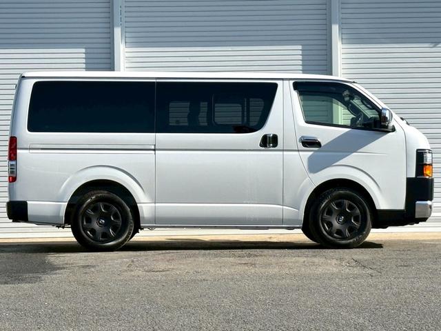 ハイエースバン スーパーGL ダークプライムII Renoca Coast Lines角目4灯フェイス/ベッドキット/ALPINE11インチDA/Bluetooth/HDMI/パノラミックビューモニター/純正デジタルインナーミラー/LEDヘッドライト(3枚目)