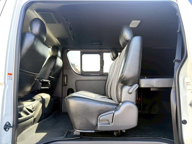 ハイエースバン スーパーGL ダークプライムII Renoca Coast Lines角目4灯フェイス/ベッドキット/ALPINE11インチDA/Bluetooth/HDMI/パノラミックビューモニター/純正デジタルインナーミラー/LEDヘッドライト(9枚目)