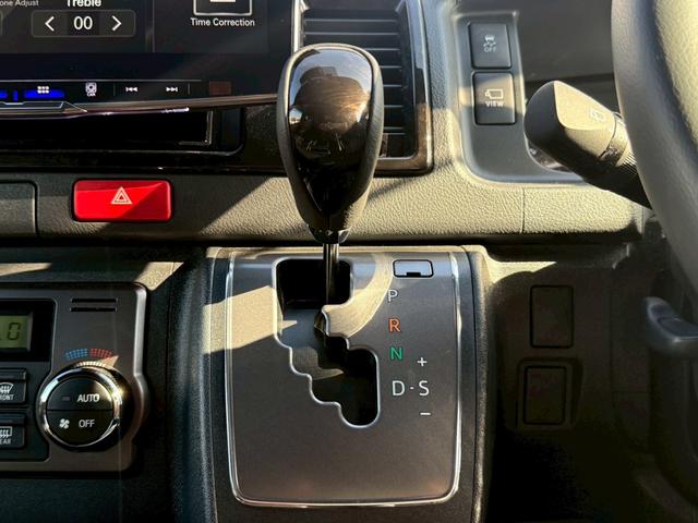 ハイエースバン スーパーGL ダークプライムII Renoca Coast Lines角目4灯フェイス/ベッドキット/ALPINE11インチDA/Bluetooth/HDMI/パノラミックビューモニター/純正デジタルインナーミラー/LEDヘッドライト(22枚目)