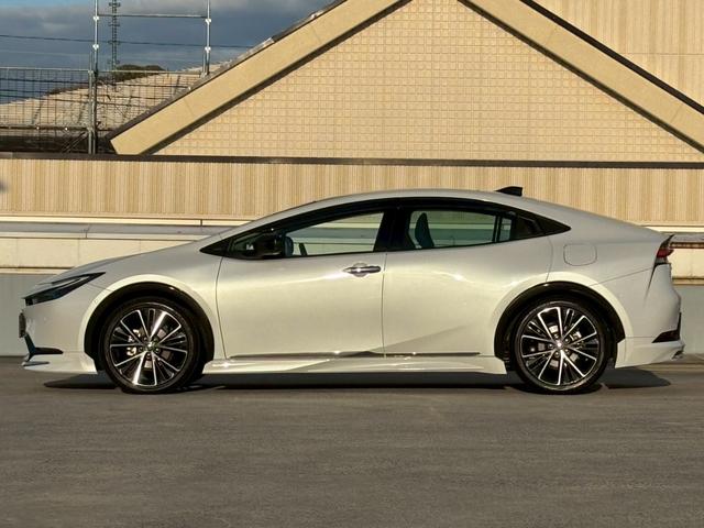 プリウス Z モデリスタ/パノラマルーフ/純正12.3インチナビ/Bluetooth/フルセグTV/パノラマモニター/デジタルインナーミラー/ブラインドスポット/黒革シート/アドバンストパーク/純正18インチAW(3枚目)