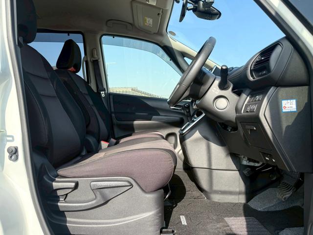 セレナ ハイウェイスター　Ｖセレクション　純正９インチナビ／純正フリップダウンモニター／Ｂｌｕｅｔｏｏｔｈ／フルセグＴＶ／バックモニター／ナビ連動ドライブレコーダー／ハンズフリー機能付両側電動スライドドア／クルーズコントロール／ＥＴＣ（6枚目）