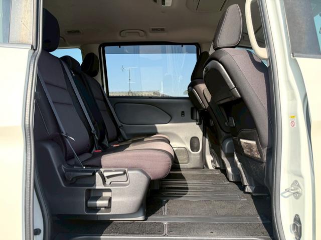 セレナ ハイウェイスター　Ｖセレクション　純正９インチナビ／純正フリップダウンモニター／Ｂｌｕｅｔｏｏｔｈ／フルセグＴＶ／バックモニター／ナビ連動ドライブレコーダー／ハンズフリー機能付両側電動スライドドア／クルーズコントロール／ＥＴＣ（9枚目）