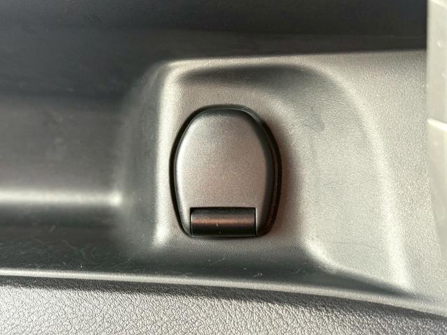 セレナ ハイウェイスター　Ｖセレクション　純正９インチナビ／純正フリップダウンモニター／Ｂｌｕｅｔｏｏｔｈ／フルセグＴＶ／バックモニター／ナビ連動ドライブレコーダー／ハンズフリー機能付両側電動スライドドア／クルーズコントロール／ＥＴＣ（27枚目）