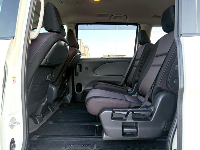セレナ e-パワー ハイウェイスターV 純正9インチナビ/純正フリップダウンモニター/Bluetooth/フルセグTV/アラウンドビューモニター/デジタルインナーミラー/エマージェンシーブレーキ/車線逸脱警報装置/ETC/LEDヘッドライト(8枚目)