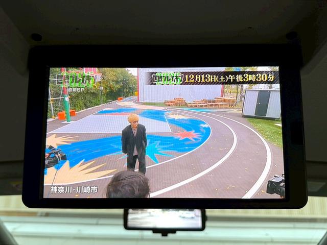 セレナ e-パワー ハイウェイスターV 純正9インチナビ/純正フリップダウンモニター/Bluetooth/フルセグTV/アラウンドビューモニター/デジタルインナーミラー/エマージェンシーブレーキ/車線逸脱警報装置/ETC/LEDヘッドライト(20枚目)