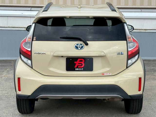 アクア クロスオーバー 純正ナビ/Bluetooth/フルセグTV/バックモニター/革巻ステアリング/ステアリングリモコン/純正16インチアルミ/ユーザー買取車/禁煙車/取説&保証書&スペアキー(4枚目)