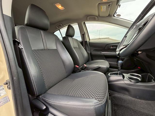 アクア クロスオーバー 純正ナビ/Bluetooth/フルセグTV/バックモニター/革巻ステアリング/ステアリングリモコン/純正16インチアルミ/ユーザー買取車/禁煙車/取説&保証書&スペアキー(6枚目)