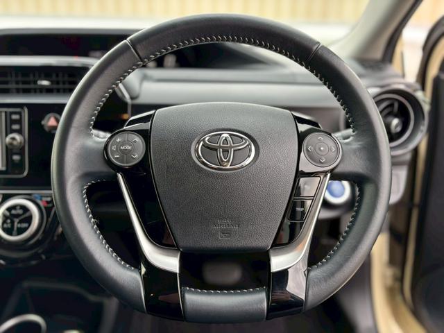 アクア クロスオーバー 純正ナビ/Bluetooth/フルセグTV/バックモニター/革巻ステアリング/ステアリングリモコン/純正16インチアルミ/ユーザー買取車/禁煙車/取説&保証書&スペアキー(16枚目)