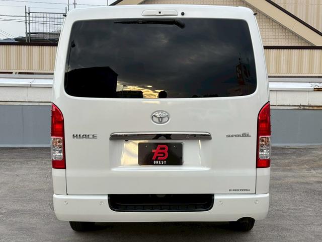 ハイエースバン スーパーＧＬ　ダークプライムＩＩ　ディーゼル／４ＷＤ／純正ナビ／Ｂｌｕｅｔｏｏｔｈ／ＨＤＭＩ／フルセグＴＶ／パノラミックビューモニター／純正フリップダウンモニター／デジタルインナーミラー／ステリモン／純正オプション１８インチＡＷ（4枚目）