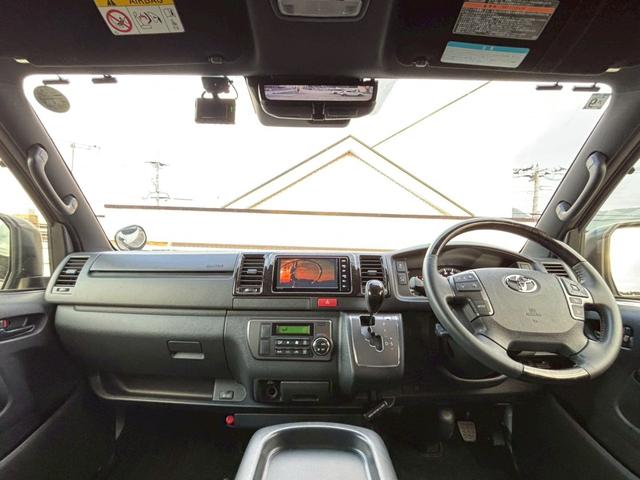 ハイエースバン スーパーＧＬ　ダークプライムＩＩ　ディーゼル／４ＷＤ／純正ナビ／Ｂｌｕｅｔｏｏｔｈ／ＨＤＭＩ／フルセグＴＶ／パノラミックビューモニター／純正フリップダウンモニター／デジタルインナーミラー／ステリモン／純正オプション１８インチＡＷ（5枚目）
