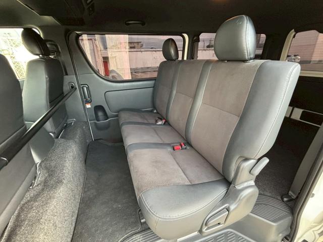 ハイエースバン スーパーＧＬ　ダークプライムＩＩ　ディーゼル／４ＷＤ／純正ナビ／Ｂｌｕｅｔｏｏｔｈ／ＨＤＭＩ／フルセグＴＶ／パノラミックビューモニター／純正フリップダウンモニター／デジタルインナーミラー／ステリモン／純正オプション１８インチＡＷ（8枚目）