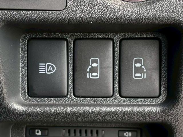 ハイエースバン スーパーＧＬ　ダークプライムＩＩ　ディーゼル／４ＷＤ／純正ナビ／Ｂｌｕｅｔｏｏｔｈ／ＨＤＭＩ／フルセグＴＶ／パノラミックビューモニター／純正フリップダウンモニター／デジタルインナーミラー／ステリモン／純正オプション１８インチＡＷ（25枚目）