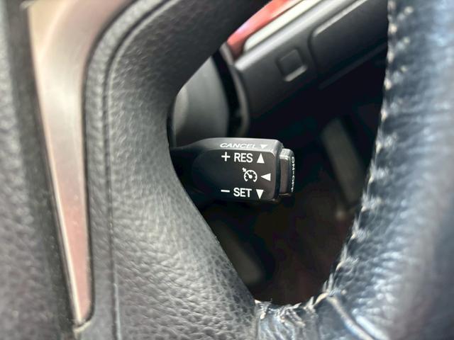 クラウンハイブリッド ロイヤルサルーン　メーカーナビ／Ｂｌｕｅｔｏｏｔｈ／フルセグＴＶ／バックモニター／パワーシート／革巻ステアリング／ステアリングリモコン／クルーズコントロール／ＥＴＣ／ＨＩＤヘッドライト／純正１６インチアルミ／１オーナー（20枚目）