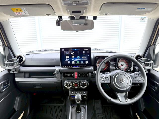 ジムニーシエラ ＪＣ　２－３インチリフトＵＰ／リアラダー／ＡＬＰＩＮＥ１１インチディスプレイオーディオ／Ｂｌｕｅｔｏｏｔｈ・ＨＤＭＩ・Ａｐｐｌｅ　ＣａｒＰｌａｙ・Ａｎｄｒｏｉｄ　Ａｕｔｏ／ルーフキャリア／ホワイトレター（6枚目）