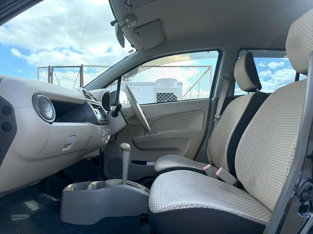 アルト Ｆ　パワーステアリング／パワーウィンドウ／エアコン／ヘッドライトレベライザー／ＥＴＣ／４速ＡＴ／ユーザー買取車／エアバック／ＡＢＳ／セキュリティアラーム／後席ベンチシート／プライバシーガラス（7枚目）