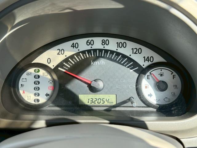 アルト Ｆ　パワーステアリング／パワーウィンドウ／エアコン／ヘッドライトレベライザー／ＥＴＣ／４速ＡＴ／ユーザー買取車／エアバック／ＡＢＳ／セキュリティアラーム／後席ベンチシート／プライバシーガラス（12枚目）