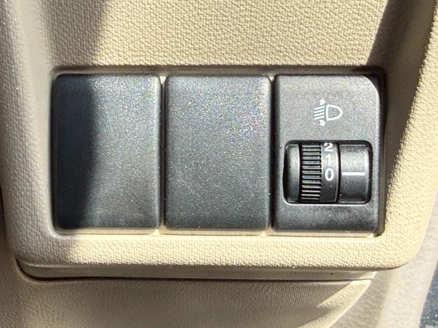 アルト Ｆ　パワーステアリング／パワーウィンドウ／エアコン／ヘッドライトレベライザー／ＥＴＣ／４速ＡＴ／ユーザー買取車／エアバック／ＡＢＳ／セキュリティアラーム／後席ベンチシート／プライバシーガラス（20枚目）