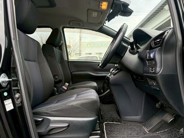 ヴォクシー MODELLISTA(モデリスタ)/純正9インチデカナビ/純正フリップダウンモニター/Bluetooth/フルセグTV/バックモニター/両側電動スライドドア/DUALオートエアコン/ETC/LED(6枚目)