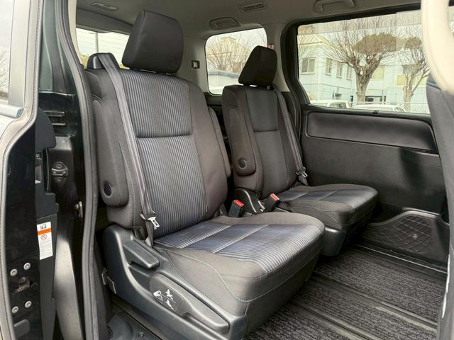 ヴォクシー MODELLISTA(モデリスタ)/純正9インチデカナビ/純正フリップダウンモニター/Bluetooth/フルセグTV/バックモニター/両側電動スライドドア/DUALオートエアコン/ETC/LED(9枚目)