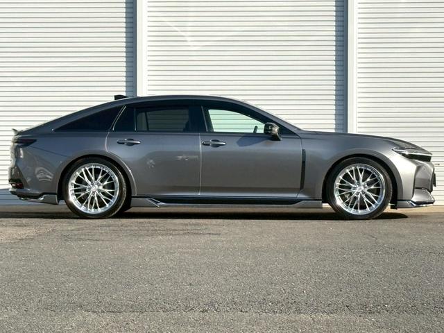 クラウン Ｚ　ＭＯＤＥＬＬＩＳＴＡ（モデリスタ）エアロ／パノラマルーフ／ＷＯＲＫ２１インチホイール／ＳＲＳ車高調（純正あり）／パノラミックビューモニター／ブラインドスポットモニター／ヘッドアップディスプレイ（2枚目）