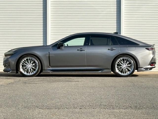 クラウン Ｚ　ＭＯＤＥＬＬＩＳＴＡ（モデリスタ）エアロ／パノラマルーフ／ＷＯＲＫ２１インチホイール／ＳＲＳ車高調（純正あり）／パノラミックビューモニター／ブラインドスポットモニター／ヘッドアップディスプレイ（3枚目）