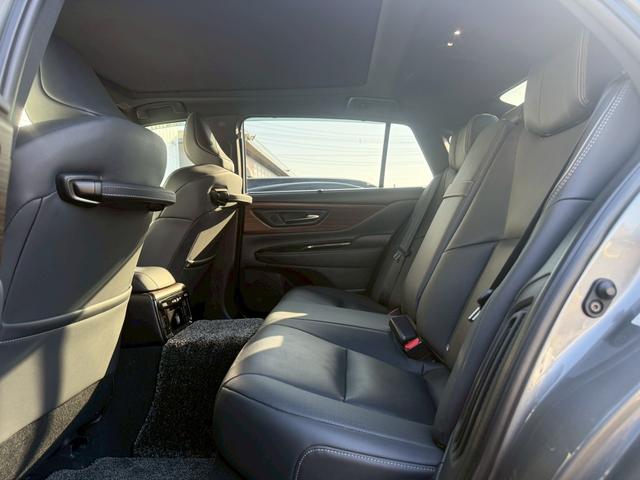 クラウン Ｚ　ＭＯＤＥＬＬＩＳＴＡ（モデリスタ）エアロ／パノラマルーフ／ＷＯＲＫ２１インチホイール／ＳＲＳ車高調（純正あり）／パノラミックビューモニター／ブラインドスポットモニター／ヘッドアップディスプレイ（8枚目）