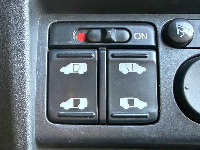 �w��ЂƂŃh�A�I�[�v���B�y�����A�N�V���������p���[�X���C�h�h�A�z���肪�ӂ������Ă��Ă��A�X�C�b�`�ЂƂŃX���C�h�h�A�����������������I�[�v�����܂��B