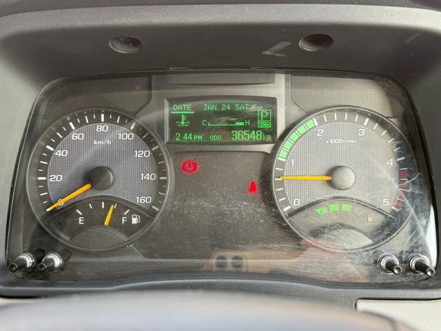 キャンター Ｗキャブ全低床　荷台全面アルミ架装／６人乗／６速セミオートマ／ディーゼル／ターボ／４ナンバー／車線逸脱警報装置／坂道発進補助装置／ステンレス製ホイールライナー／ＳＤナビ／Ｂｌｕｅｔｏｏｔｈ／バックモニター（14枚目）