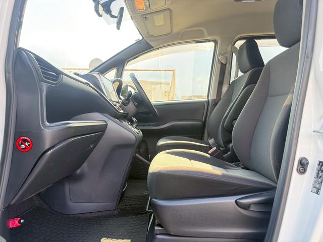 ヴォクシー ハイブリッドＸ　ＡＬＰＩＮＥ（アルパイン）１１インチデカナビ／１０．２インチフリップダウンモニター／Ｂｌｕｅｔｏｏｔｈ／フルセグＴＶ／バックモニター／両側電動スライドドア／純正１５インチアルミ／ドライブレコーダー（7枚目）