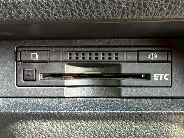 ヴォクシー ハイブリッドＸ　ＡＬＰＩＮＥ（アルパイン）１１インチデカナビ／１０．２インチフリップダウンモニター／Ｂｌｕｅｔｏｏｔｈ／フルセグＴＶ／バックモニター／両側電動スライドドア／純正１５インチアルミ／ドライブレコーダー（28枚目）