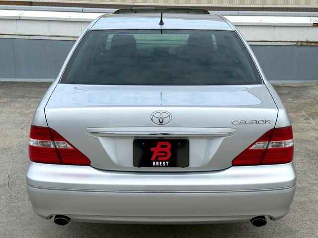 セルシオ ｅＲ仕様　ムーンルーフ／ユーロチューンドサスペンション／電動リアサンシェード／シートヒーター／スマートキーシステム／革シート／フロント・リアドア・トランクイージークローザー（4枚目）