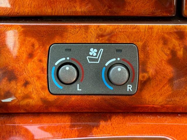 セルシオ ｅＲ仕様　ムーンルーフ／ユーロチューンドサスペンション／電動リアサンシェード／シートヒーター／スマートキーシステム／革シート／フロント・リアドア・トランクイージークローザー（23枚目）