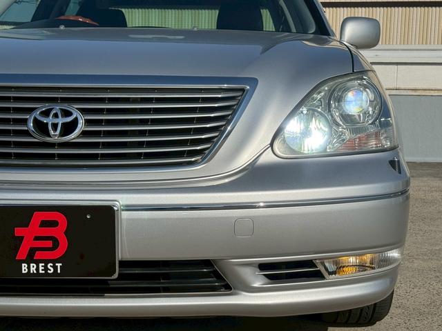 セルシオ ｅＲ仕様　ムーンルーフ／ユーロチューンドサスペンション／電動リアサンシェード／シートヒーター／スマートキーシステム／革シート／フロント・リアドア・トランクイージークローザー（29枚目）