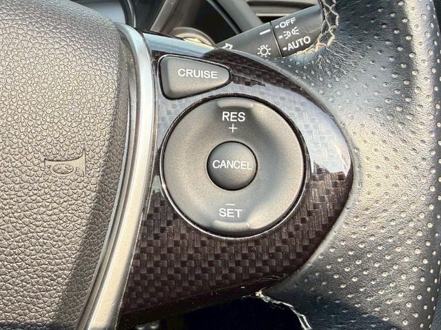 �������H�ŕ֗��ȃN���[�Y�R���g���[���@�\���t���Ă��܂���B���x��ݒ肷��ƃA�N�Z���𓥂܂Ȃ��Ă����̑��x�ő��邱�Ƃ��ł���̂ő����x�܂��鎖���ł��܂��ˁB