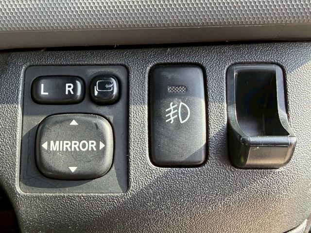 ハイエースバン 　タイミングベルト交換済（令和８年２月）／全塗装／ベッドキット付／両側スライド／ＢＡＤＸ（バドックス）製ＢＡＴＴＬＥＳＨＩＰ（バトルシップ）１５インチアルミ／グッドイヤー　ＥＡＧＬＥ　＃１ホワイトレター（22枚目）