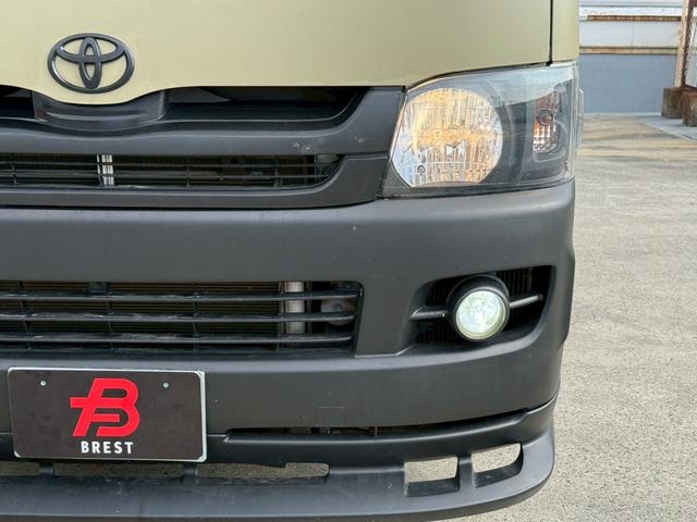 ハイエースバン 　タイミングベルト交換済（令和８年２月）／全塗装／ベッドキット付／両側スライド／ＢＡＤＸ（バドックス）製ＢＡＴＴＬＥＳＨＩＰ（バトルシップ）１５インチアルミ／グッドイヤー　ＥＡＧＬＥ　＃１ホワイトレター（28枚目）