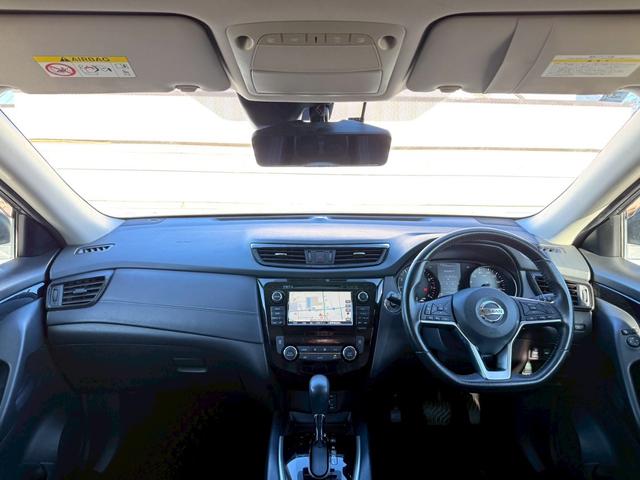 エクストレイル モード・プレミア　ハイブリッド　純正ナビ／Ｂｌｕｅｔｏｏｔｈ／フルセグＴＶ／アラウンドビューモニター／インテリジェントクリアランスソナー／パワーリアゲート／クルーズコントロール／純正１９インチアルミ／黒革シート／ステリモ（5枚目）