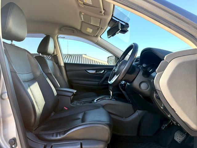 エクストレイル モード・プレミア　ハイブリッド　純正ナビ／Ｂｌｕｅｔｏｏｔｈ／フルセグＴＶ／アラウンドビューモニター／インテリジェントクリアランスソナー／パワーリアゲート／クルーズコントロール／純正１９インチアルミ／黒革シート／ステリモ（6枚目）