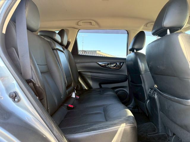 エクストレイル モード・プレミア　ハイブリッド　純正ナビ／Ｂｌｕｅｔｏｏｔｈ／フルセグＴＶ／アラウンドビューモニター／インテリジェントクリアランスソナー／パワーリアゲート／クルーズコントロール／純正１９インチアルミ／黒革シート／ステリモ（9枚目）