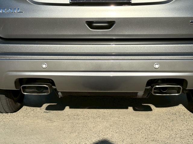 エクストレイル モード・プレミア　ハイブリッド　純正ナビ／Ｂｌｕｅｔｏｏｔｈ／フルセグＴＶ／アラウンドビューモニター／インテリジェントクリアランスソナー／パワーリアゲート／クルーズコントロール／純正１９インチアルミ／黒革シート／ステリモ（31枚目）