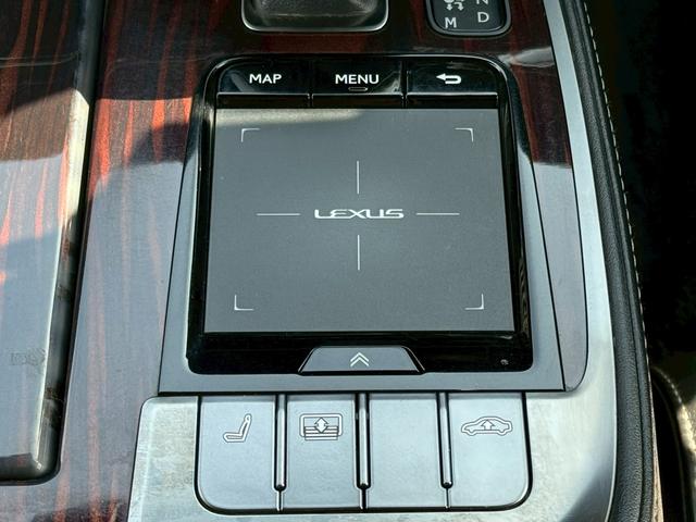 ＬＳ ＬＳ５００　バージョンＬ　マークレビンソン／ムーンルーフ／パノラミックビューモニター／デジタルインナーミラー／ブラインドスポットモニター／ヘッドアップディスプレイ／メモリー機能付パワーシート／シートエアコン／プリクラ（19枚目）