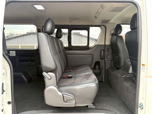 ハイエースバン スーパーＧＬ　ダークプライム　ディーゼル／ターボ／純正ナビ／Ｂｌｕｅｔｏｏｔｈ／フルセグＴＶ／バックモニター／ＥＴＣ／両側スライドドア／ハーフレザーシート／ＤＰＦ再生スイッチ／オートエアコン／ステリモ／ＬＥＤヘッドライト（9枚目）