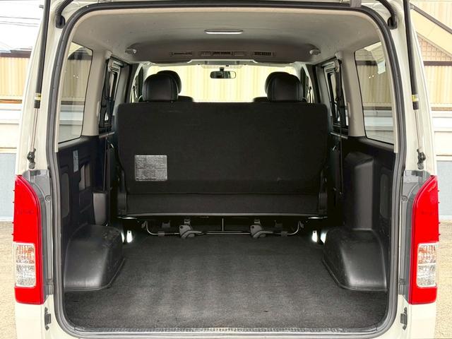 ハイエースバン スーパーＧＬ　ダークプライム　ディーゼル／ターボ／純正ナビ／Ｂｌｕｅｔｏｏｔｈ／フルセグＴＶ／バックモニター／ＥＴＣ／両側スライドドア／ハーフレザーシート／ＤＰＦ再生スイッチ／オートエアコン／ステリモ／ＬＥＤヘッドライト（10枚目）