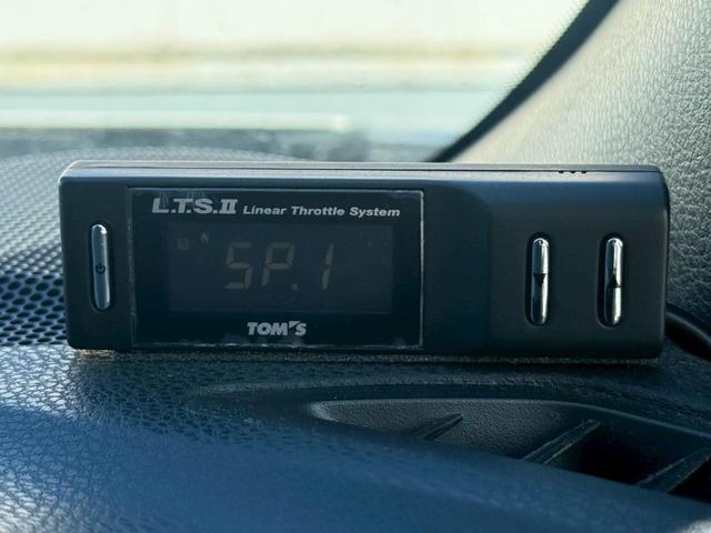 ８６ ＧＴ　６速ＭＴ／ＭＯＤＥＬＬＩＳＴＡ（モデリスタ）エアロ／ＨＫＳマフラー／ＨＫＳサス／ＨＫＳエアクリーナー／ＭＧＰ赤キャリパーカバー／ＡＤＶＡＮ　Ｒａｃｉｎｇ（アドバンレーシング）１７インチＡＷ／カーボン（20枚目）