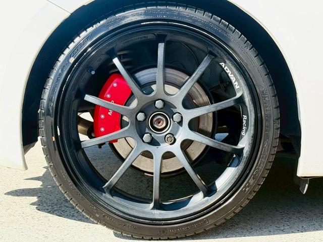 ８６ ＧＴ　６速ＭＴ／ＭＯＤＥＬＬＩＳＴＡ（モデリスタ）エアロ／ＨＫＳマフラー／ＨＫＳサス／ＨＫＳエアクリーナー／ＭＧＰ赤キャリパーカバー／ＡＤＶＡＮ　Ｒａｃｉｎｇ（アドバンレーシング）１７インチＡＷ／カーボン（32枚目）