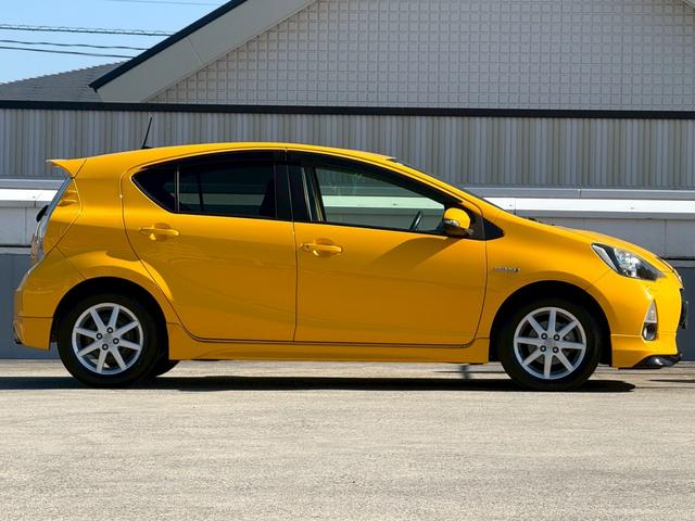 アクア Ｇ　エアロ／革巻ステアリング／ステアリングリモコン／ＬＥＤヘッドライト／フォグランプ／ＥＴＣ／純正オーディオ／オートエアコン／純正１５インチＡＷ／ユーザー買取車／禁煙車／１オーナー（2枚目）