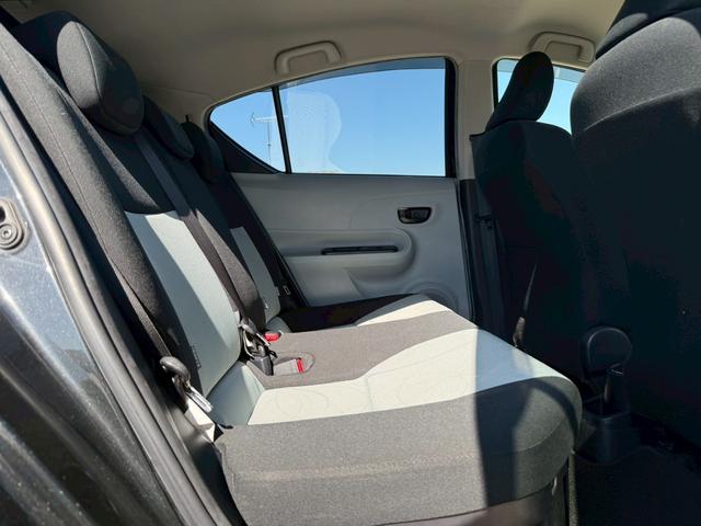 アクア Ｓ　純正ナビ／Ｂｌｕｅｔｏｏｔｈ／フルセグＴＶ／バックモニター／ＥＴＣ／オートライト／社外１６インチアルミ／スマートキー／プッシュスタート／ステアリングリモコン／フォグ／ＬＥＤヘッドライト／１オーナー（9枚目）